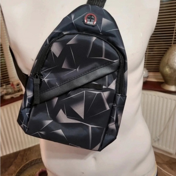 Men’s Sling Bags - Picture 5 of 7